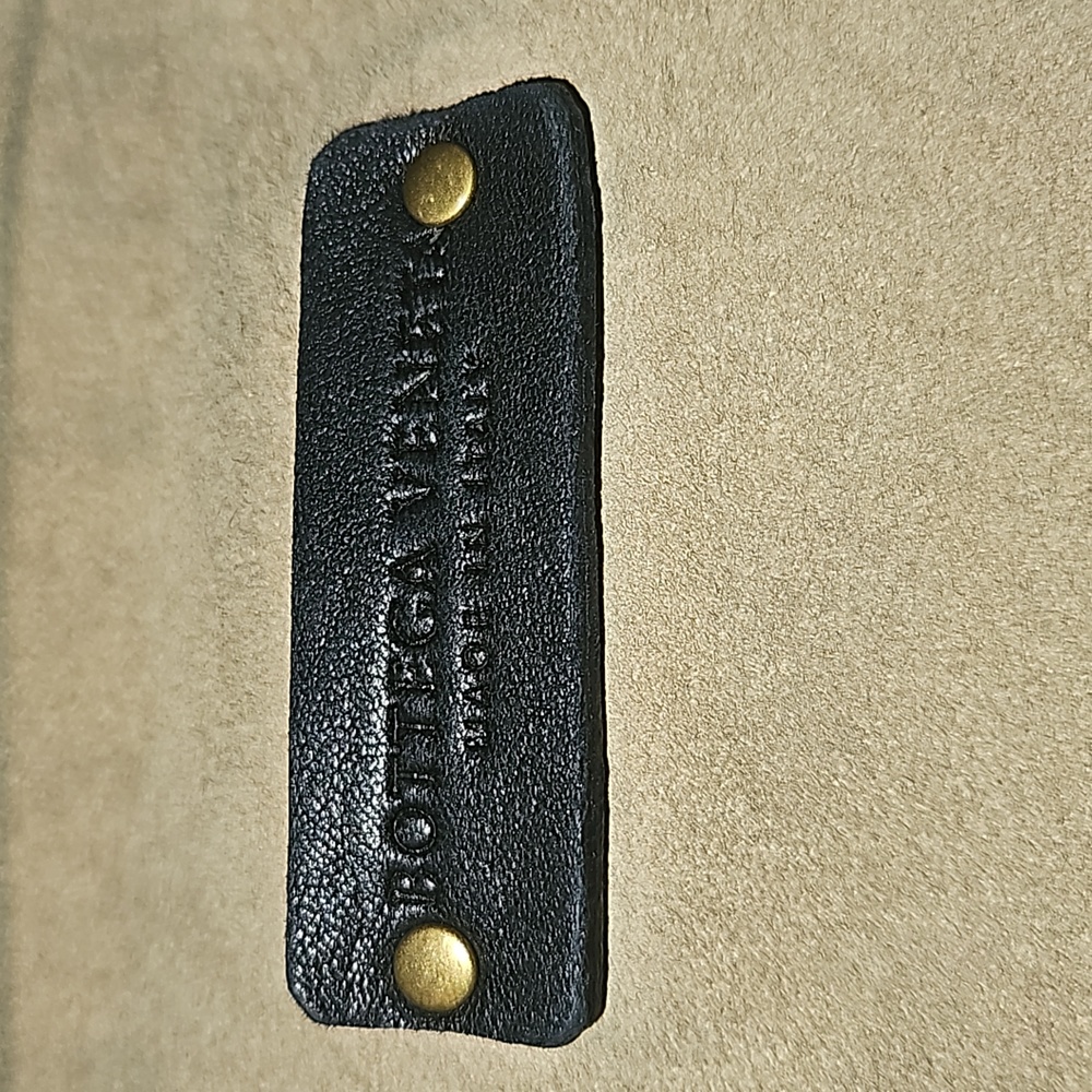 Bottega Veneta Genuine Woven Lambskin Leather Rare Purse Gold Hardware in Black. - Picture 12 of 15